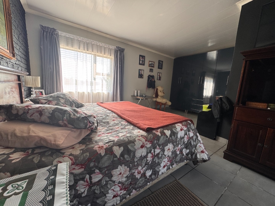 7 Bedroom Property for Sale in Deneysville Free State